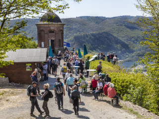 Wanderer am Collisturm - Foto: Inge Faust