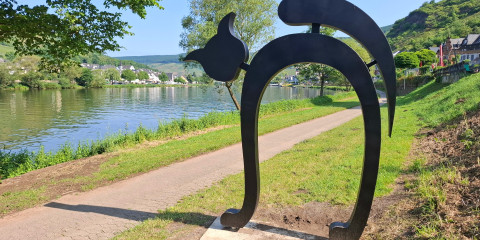 Der Katzenbogen in Zell unterhalb der Straße in Brandenburg