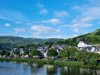 Zell Mosel - Blick auf den Stadtteil Kaimt