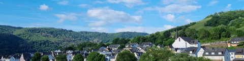 Zell Mosel - Blick auf den Stadtteil Kaimt