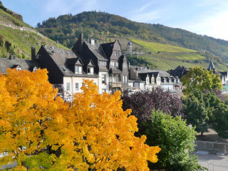 Zell Mosel - Herbstfarben in der Kernstadt