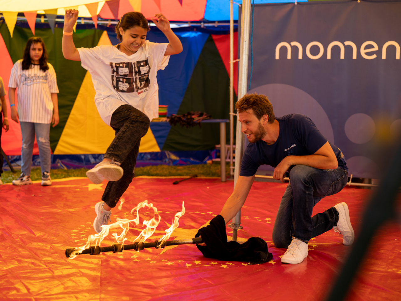 Weinfest Zell Mosel - Mitmachzirkus Feuershow.
