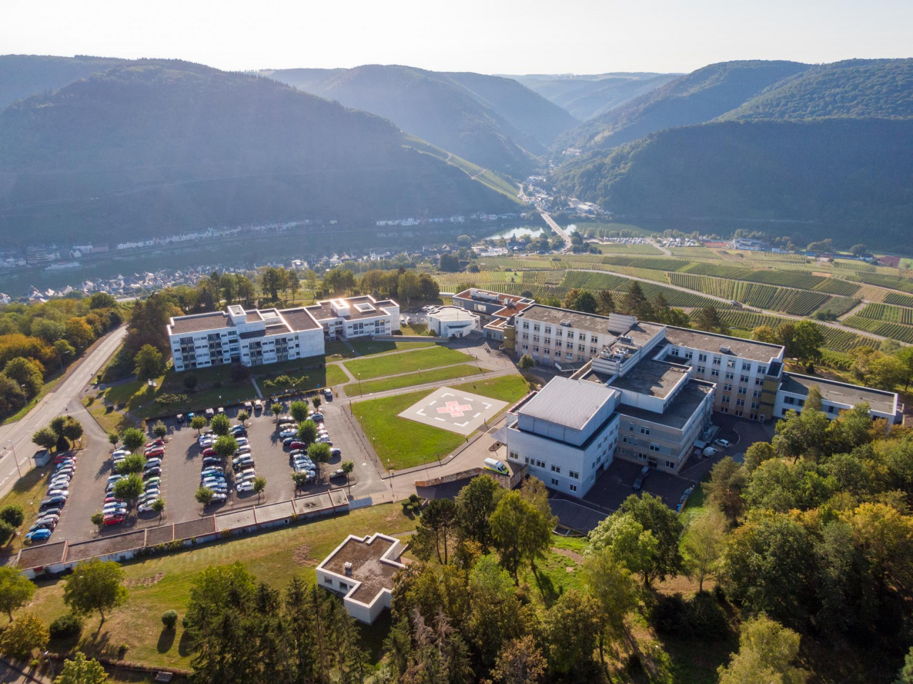 Luftaufnahme Klinikum Mittelmosel Zell Mosel.